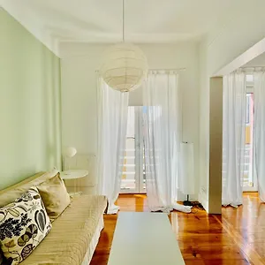 lisbon-center-peaceful-apartment.hotels-lisbon-portugal.com/